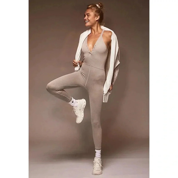 New Free People FP Movement Happiness Runs Henley Onesie One Piece Gray M/L - Picture 1 of 9